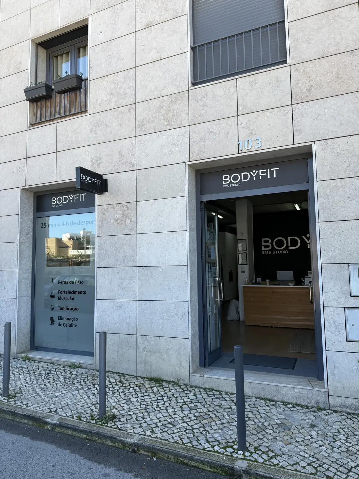 Fachada do estúdio BODYFIT de eletroestimulação na Rua Campo de Ourique, Lisboa
